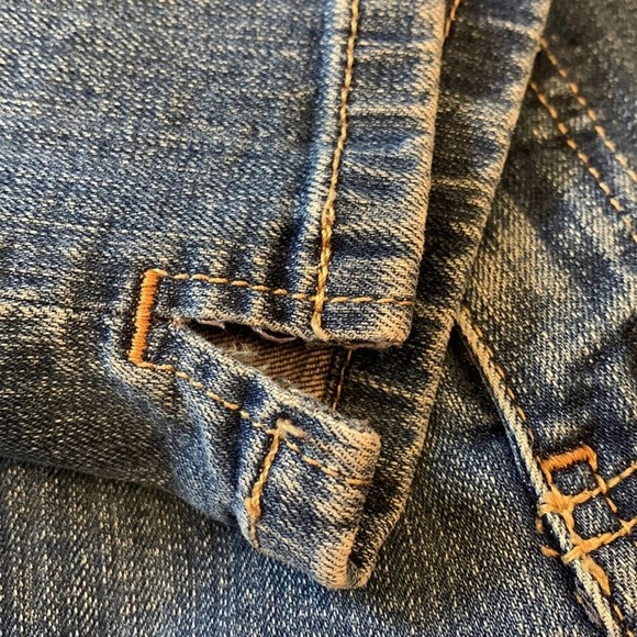 Gloria Vanderbilt Denim Capris in Size 6. EUC. Standard 5-pockets.​ - Picture 6 of 6